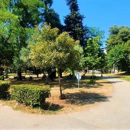 Fain - Private Parking *