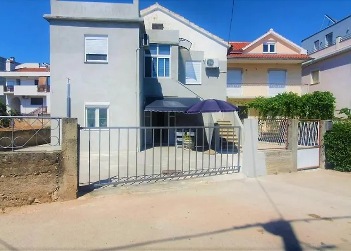 Fain - Private Parking Appartement